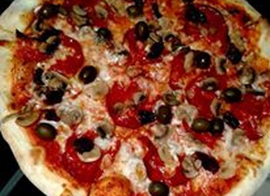 La Pizza di Fetta Pizzaszelet Bár